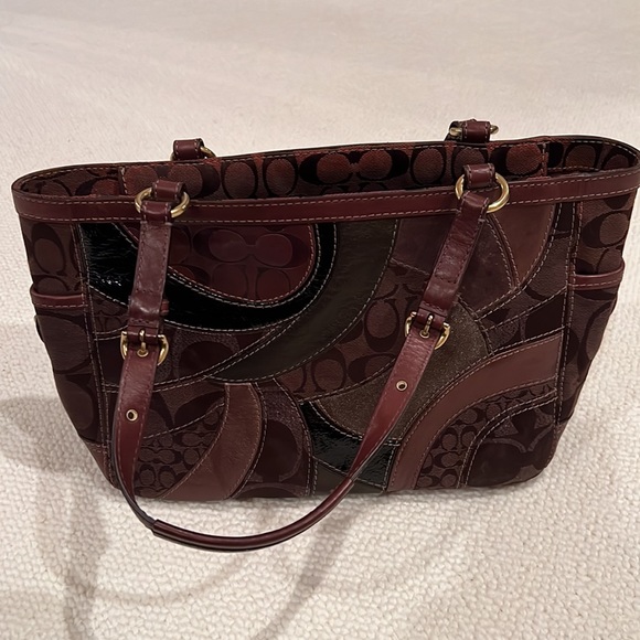 Coach Purse 14” width by 8” height. Like New - Picture 4 of 6